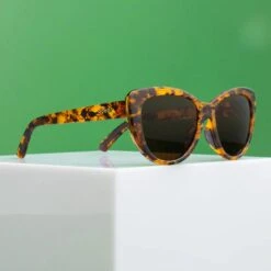 Goodr Sunglasses The Catwalk's Meow -Faders Music Store goodr sunglasses the catwalks meow goodr 628962