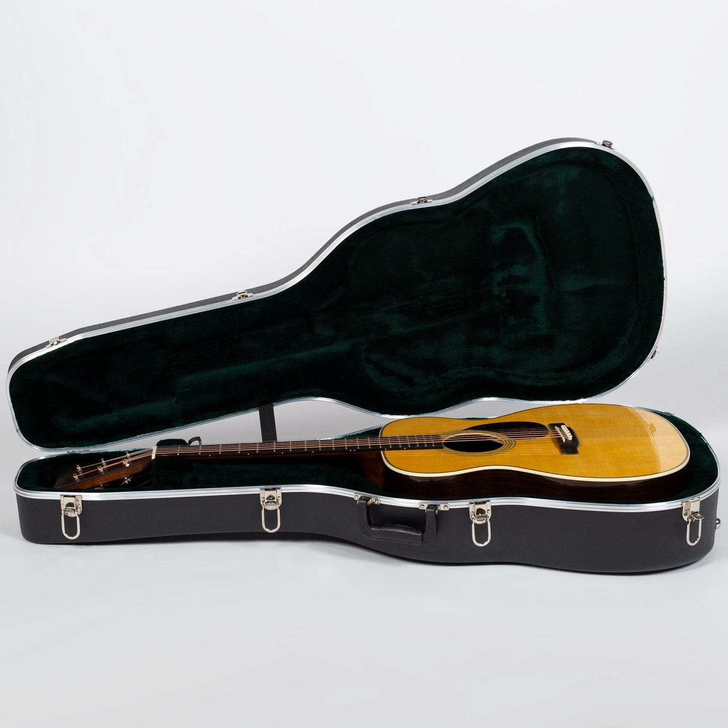 Martin & Co. OM-28E Acoustic-Electric W/ LR Baggs Anthem Pickup 2 Martin & Co. OM-28E Acoustic-Electric W/ LR Baggs Anthem Pickup - Image 2