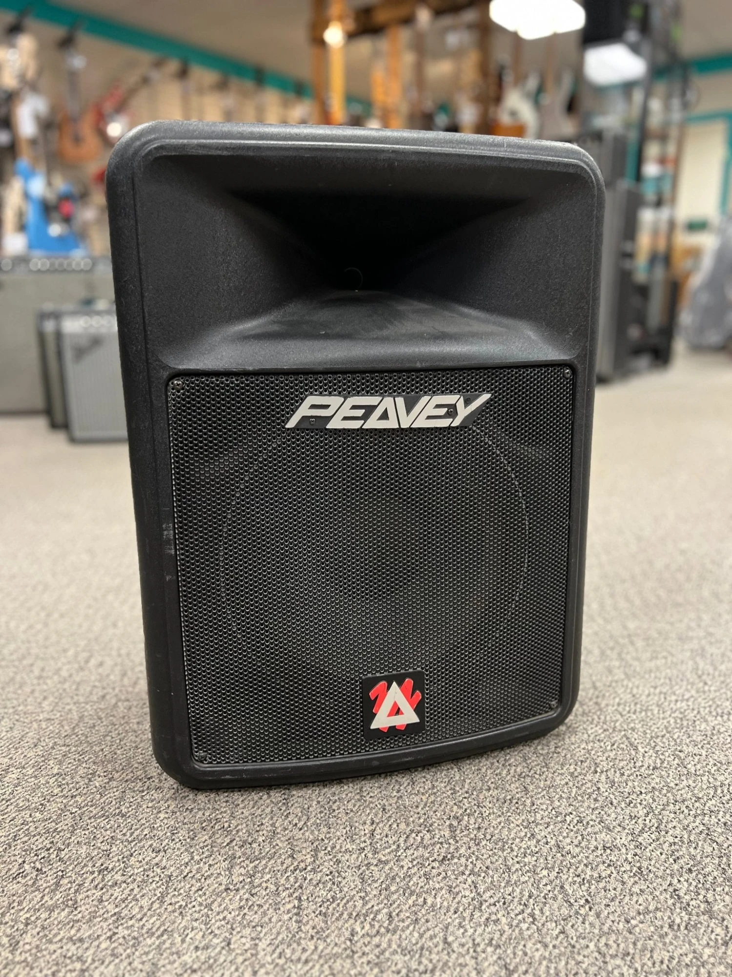 Used Peavey Impulse 200P – Powered PA Speaker 1 Used Peavey Impulse 200P – Powered PA Speaker