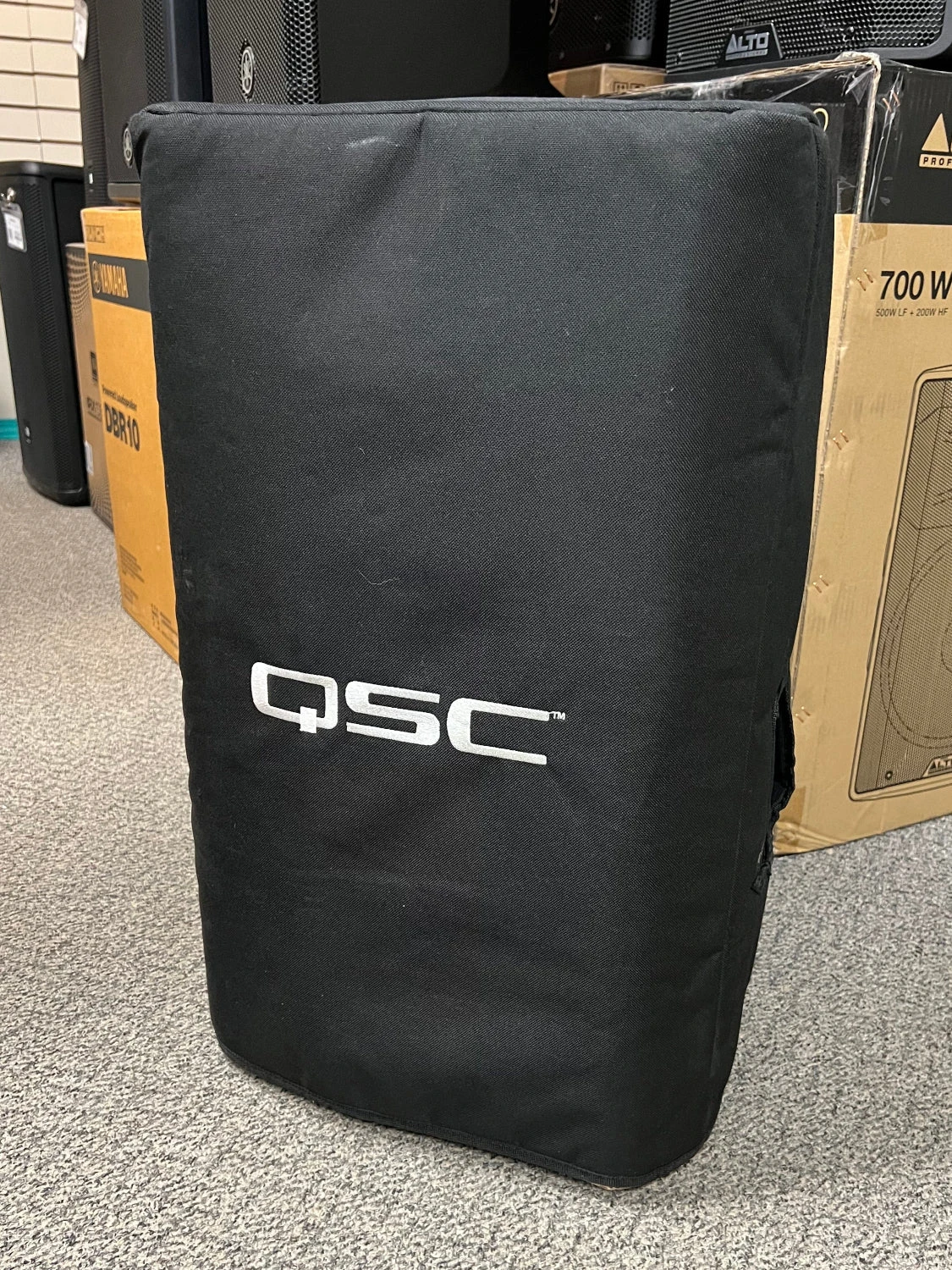 Used QSC E12 Passive 12" Speaker W/ Cover 2 Used QSC E12 Passive 12" Speaker W/ Cover - Image 2