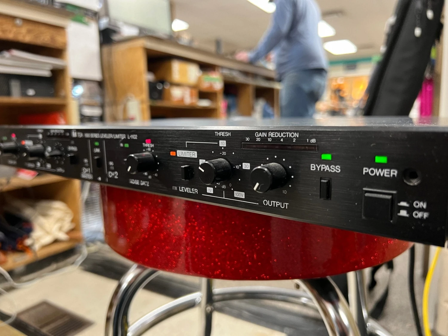 Used Toa L-1102 Dual Leveler/Limiter 2 Used Toa L-1102 Dual Leveler/Limiter - Image 2